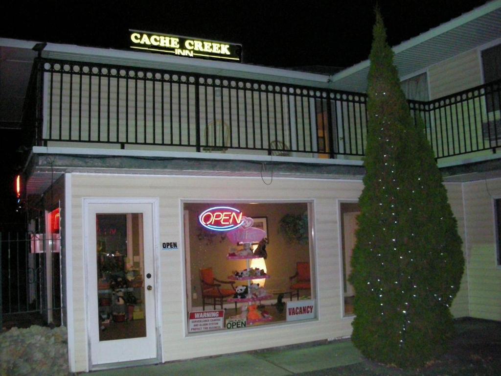 Cache Creek Inn Εξωτερικό φωτογραφία